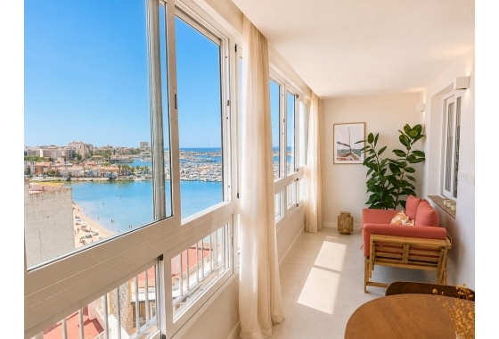 Apartamento - Alquiler a largo plazo -
            Torrevieja - STS-87469