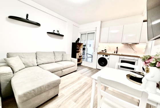 Apartamento - Reventa - Torrevieja - La Mata pueblo