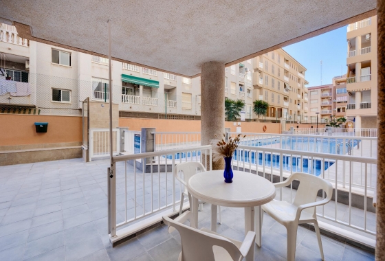 APARTAMENTO - Wiederverkauf - Torrevieja - playa de los naufragos