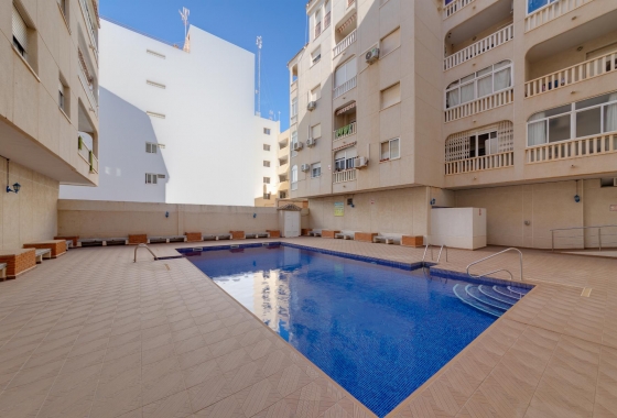 APARTAMENTO - Wiederverkauf - Torrevieja - playa de los naufragos