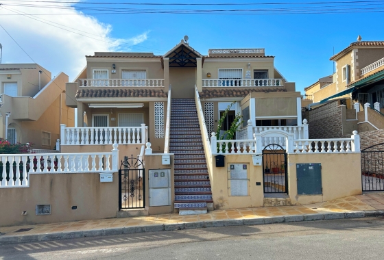 Bungalow - Reventa -
            San Miguel de Salinas - R1280