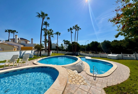 Bungalow - Wiederverkauf - Orihuela Costa - Villamartín-Las Filipinas