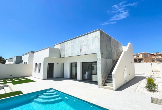 Villa - New Build -
            Pinar de Campoverde - LOM CASTILLO