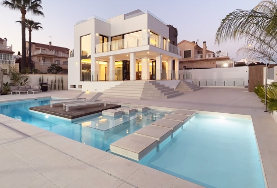 Villa - Obra nueva - Torrevieja - Torrevieja