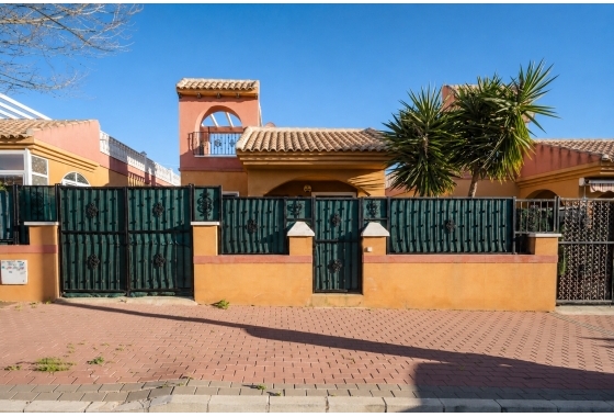 Villa - Resale - Torrevieja - Aguas Nuevas