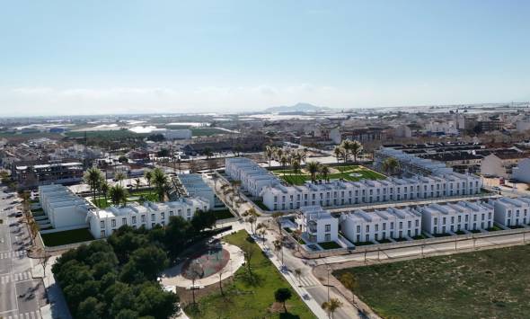 Bungalows in Pilar de la Horadada 1.7 km from the sea