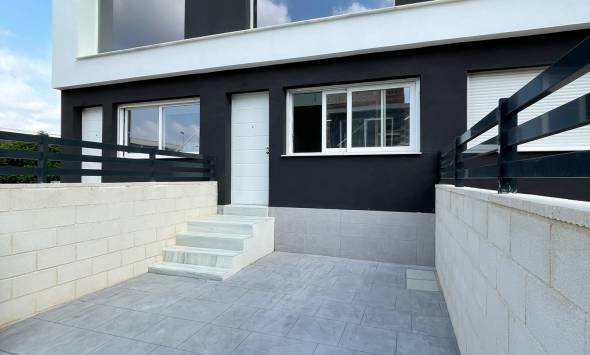 Reihenhäuser in Gran Alacant mit Pool und Privatem Garten