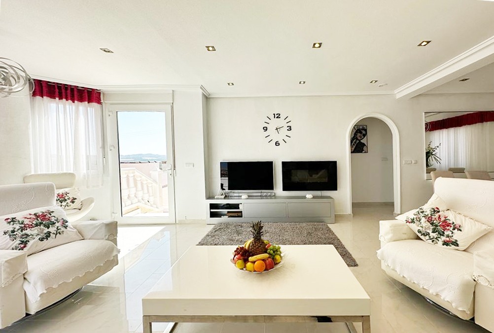 Villa in San Miguel de Salinas - Image 5