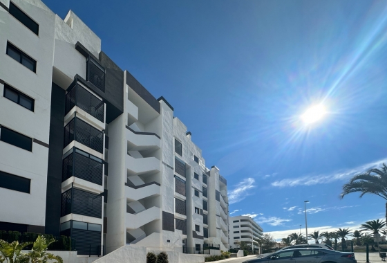 Resale - Apartment - Santa Pola