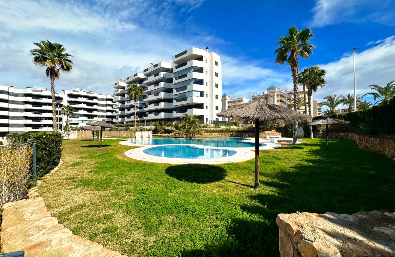 Resale - Apartment - Santa Pola