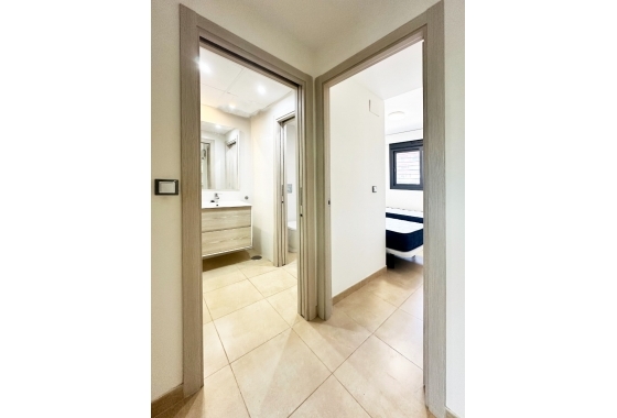 Resale - Apartment - Santa Pola
