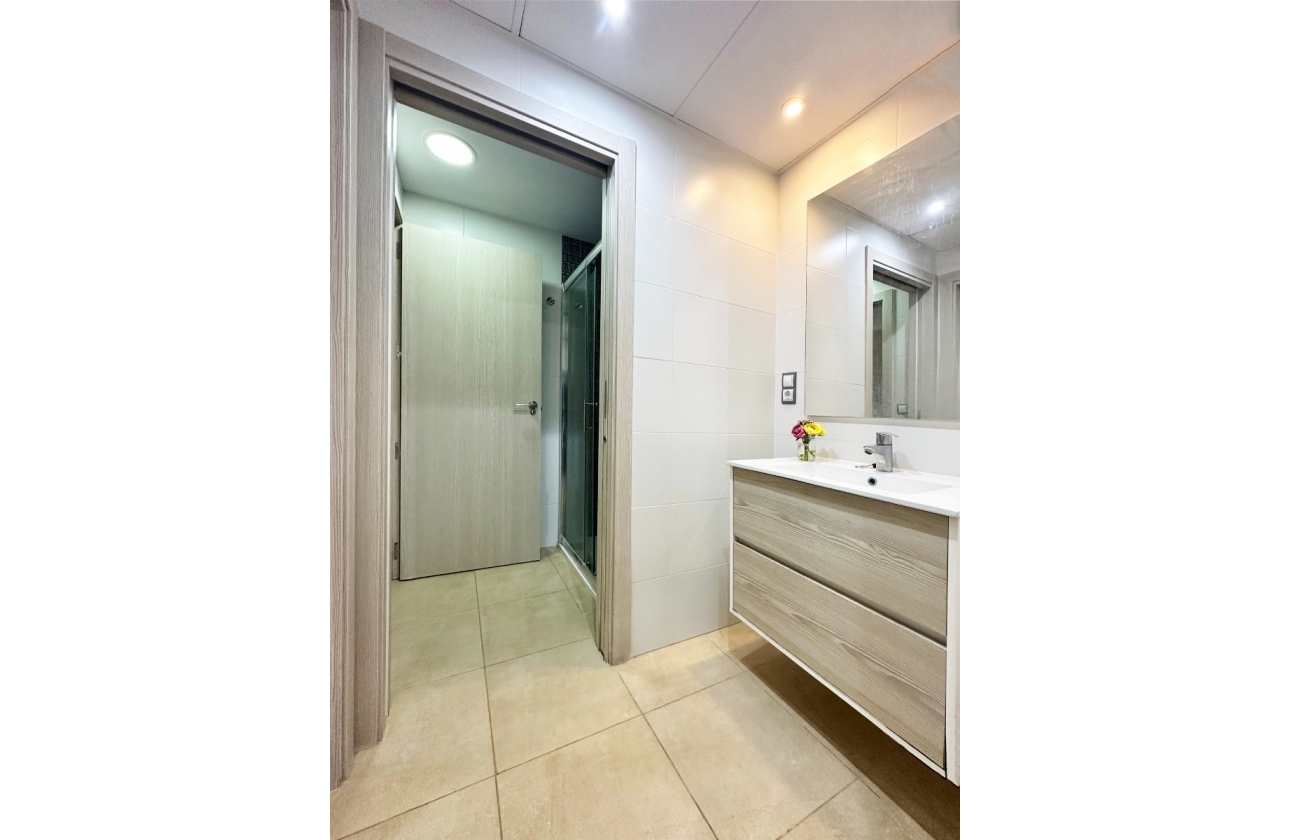 Resale - Apartment - Santa Pola