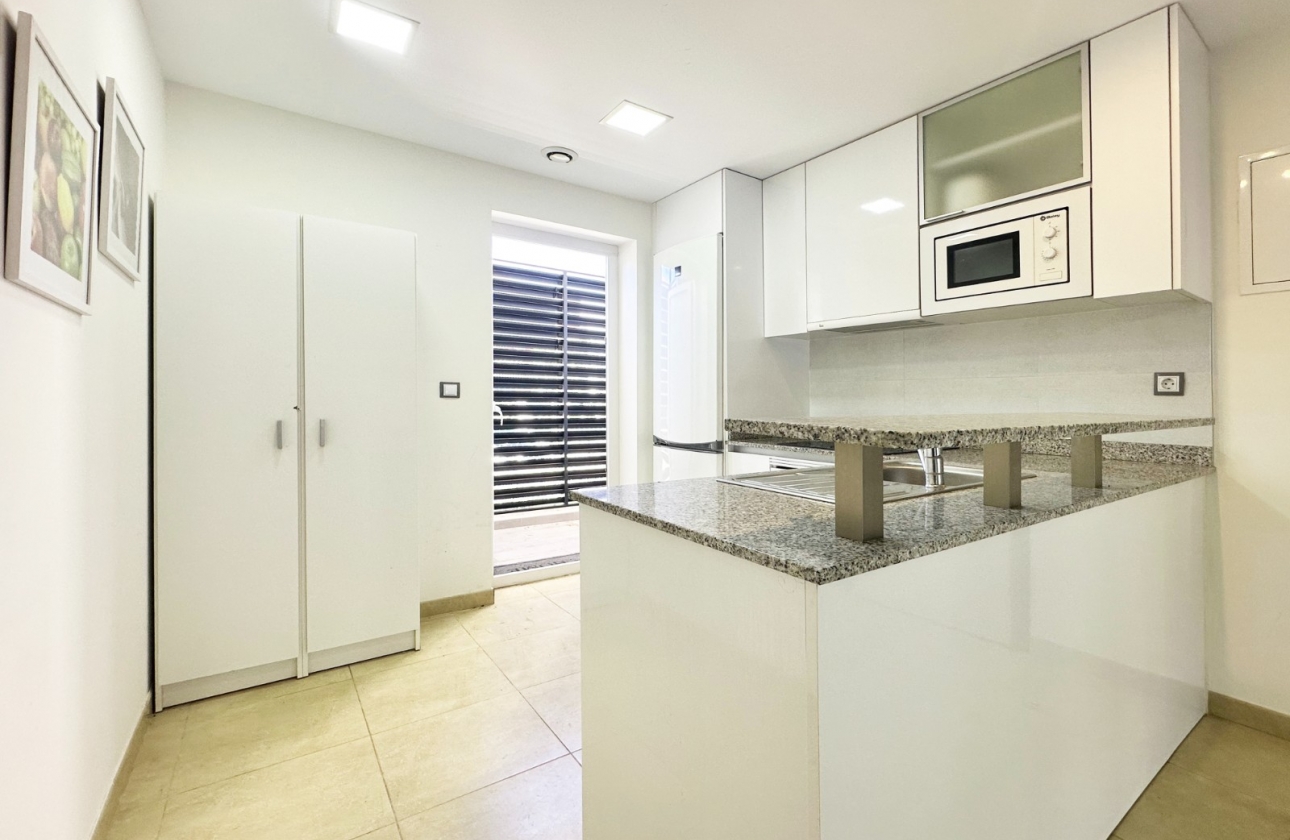 Resale - Apartment - Santa Pola