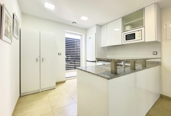 Resale - Apartment - Santa Pola