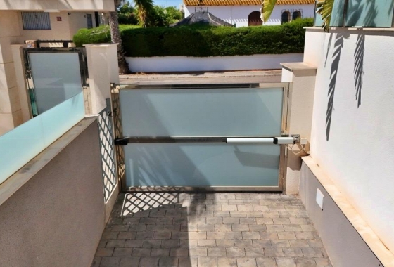 Revente - Villa - Orihuela Costa - Villamartin