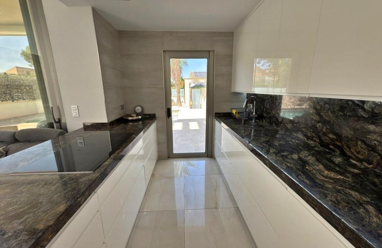 Revente - Villa - Orihuela Costa - Villamartin