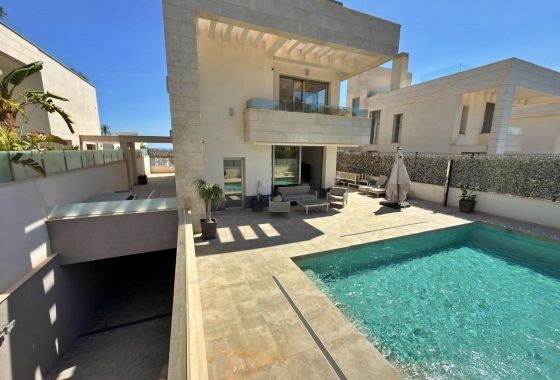 Revente - Villa - Orihuela Costa - Villamartin