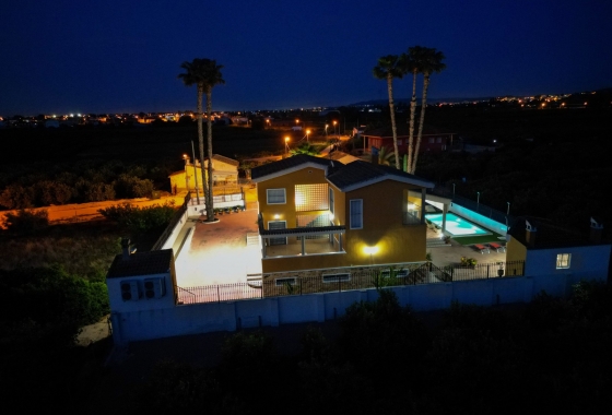 Resale - Villa - Orihuela