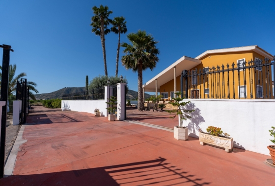 Resale - Villa - Orihuela