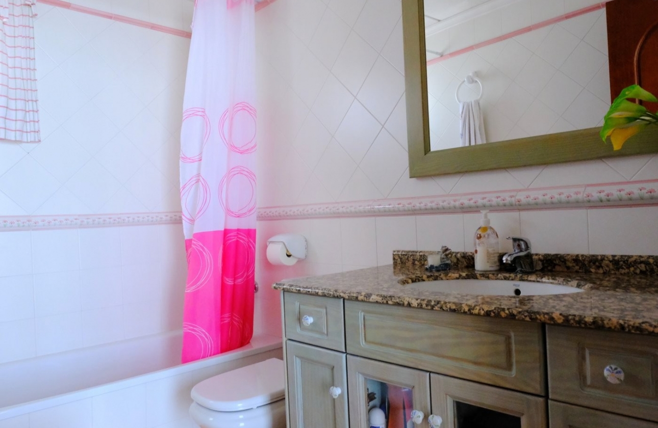 Resale - Villa - Orihuela