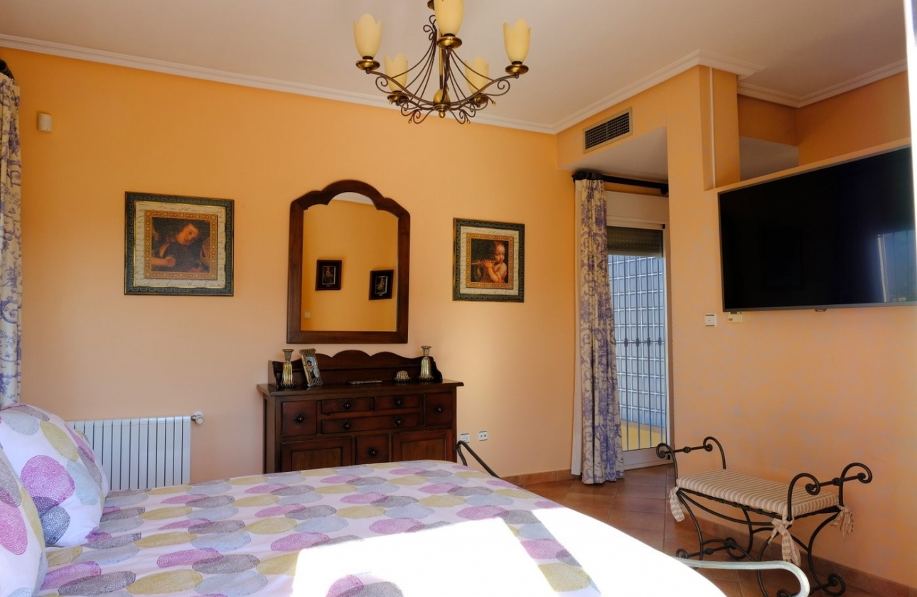 Resale - Villa - Orihuela