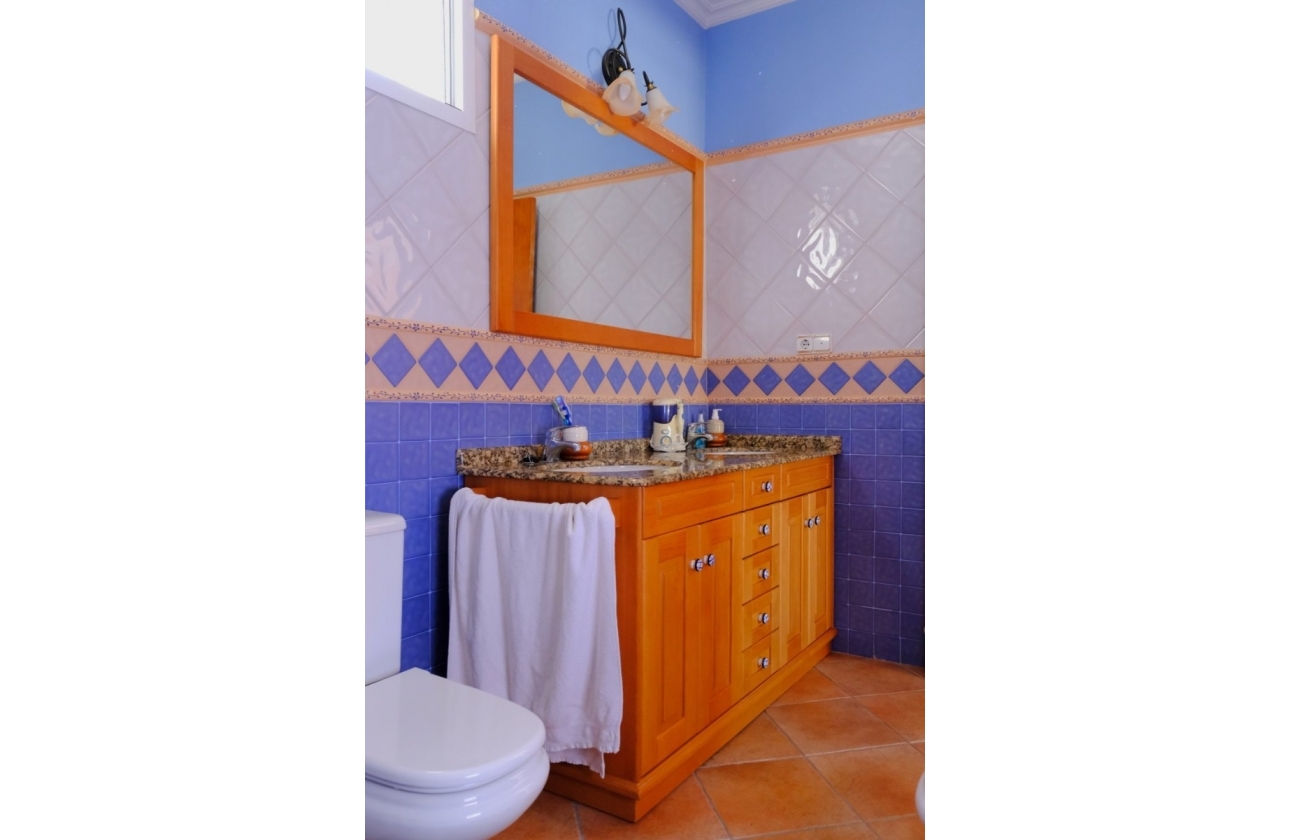 Resale - Villa - Orihuela