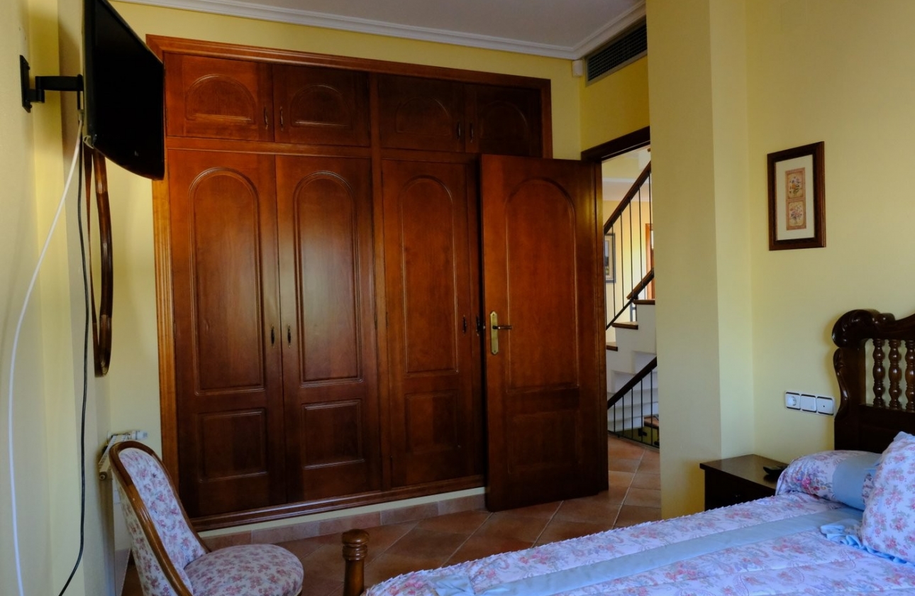Resale - Villa - Orihuela