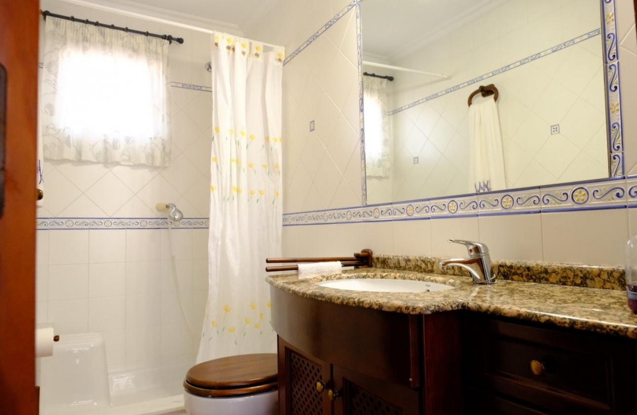 Resale - Villa - Orihuela