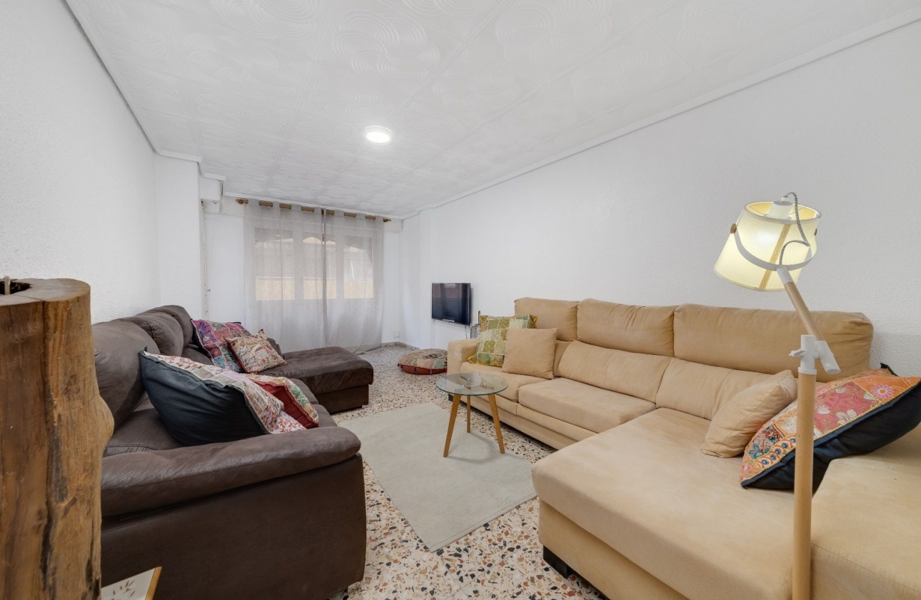 Resale - apartment - Torrevieja - Playa de los Locos