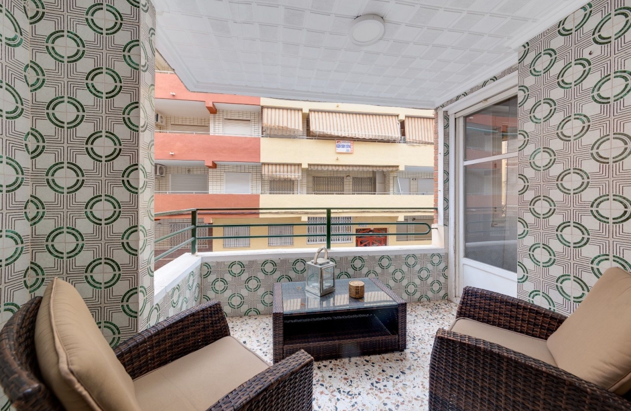 Revente - apartment - Torrevieja - Playa de los Locos