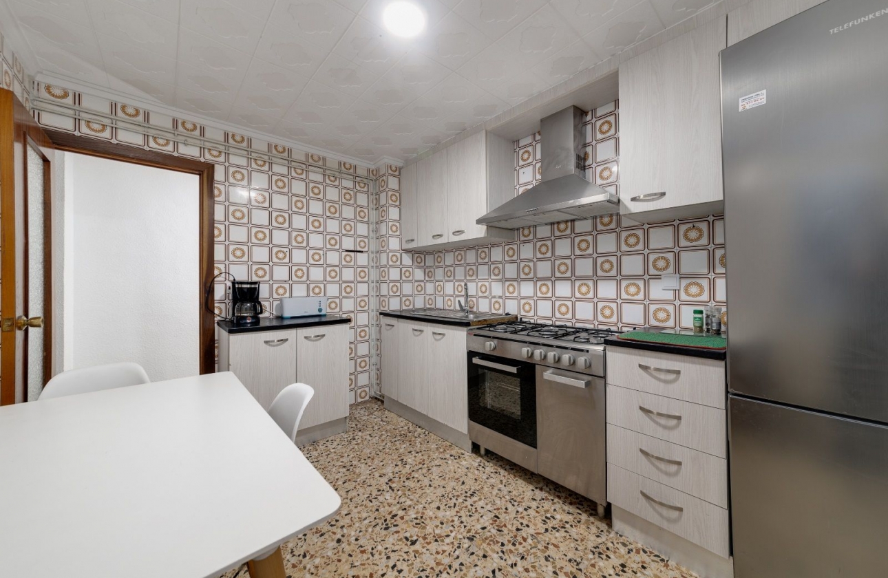 Resale - apartment - Torrevieja - Playa de los Locos