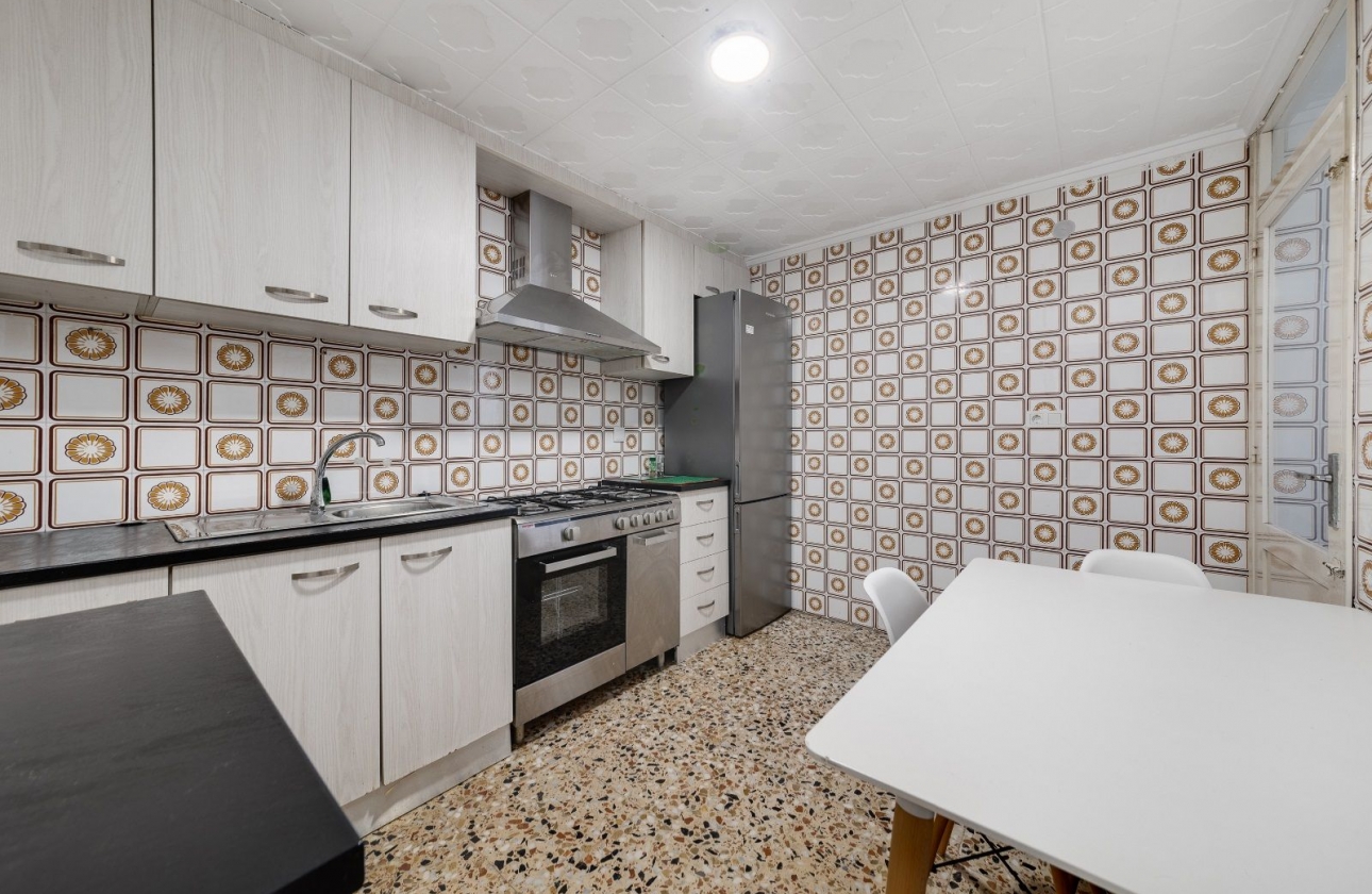 Resale - apartment - Torrevieja - Playa de los Locos