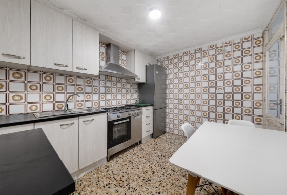 Resale - apartment - Torrevieja - Playa de los Locos