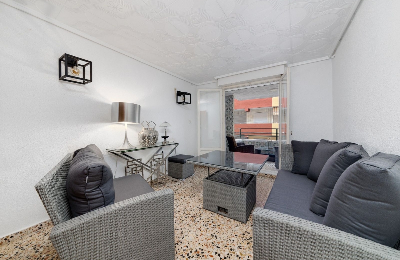 Resale - apartment - Torrevieja - Playa de los Locos