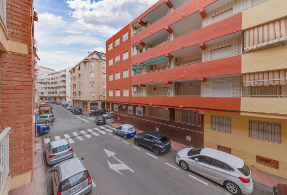 Revente - apartment - Torrevieja - Playa de los Locos