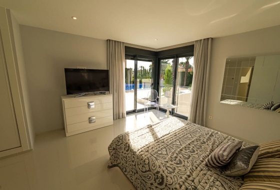 Neue Gebäude - Villa - Torrevieja