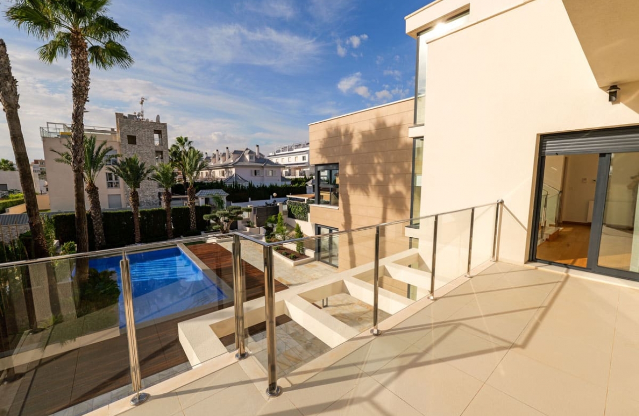 Neue Gebäude - Villa - Torrevieja
