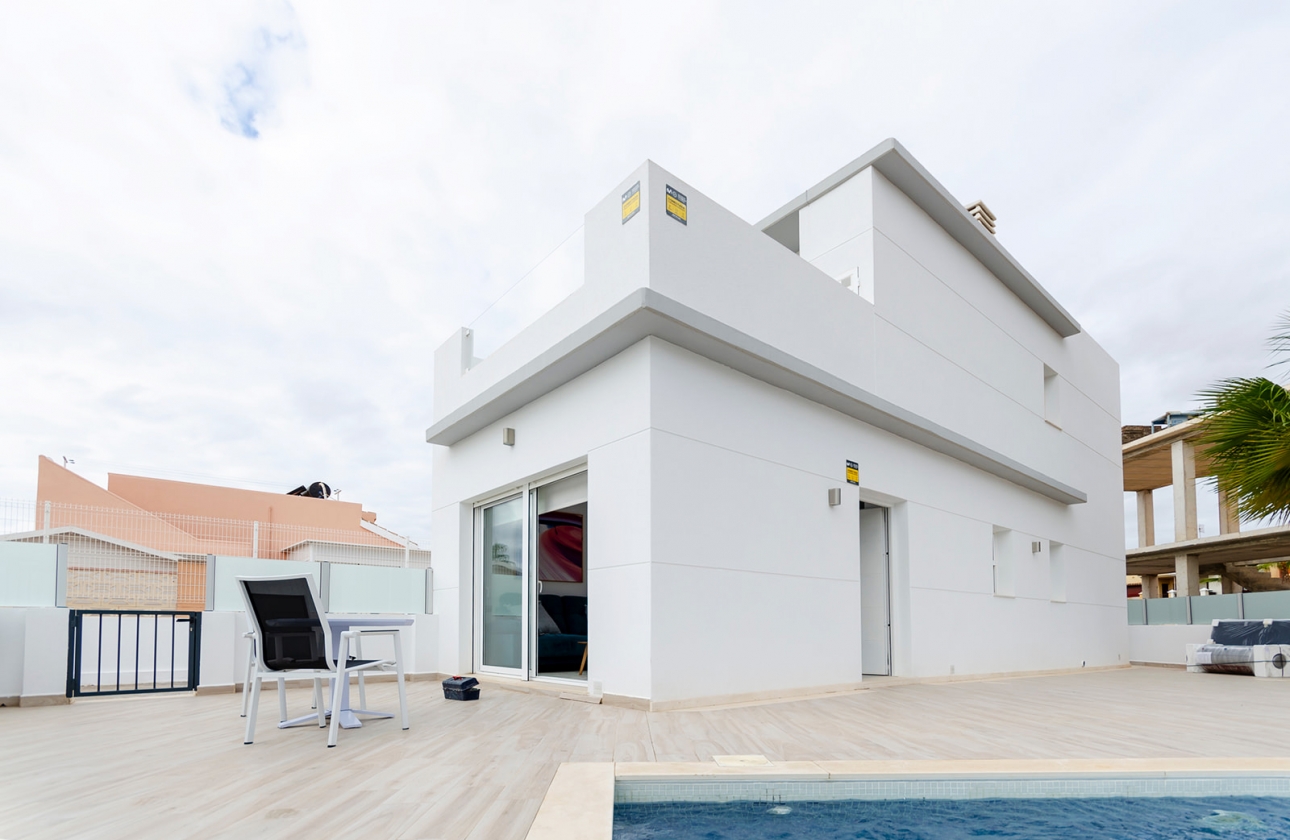 Obra nueva - Adosado - Torrevieja