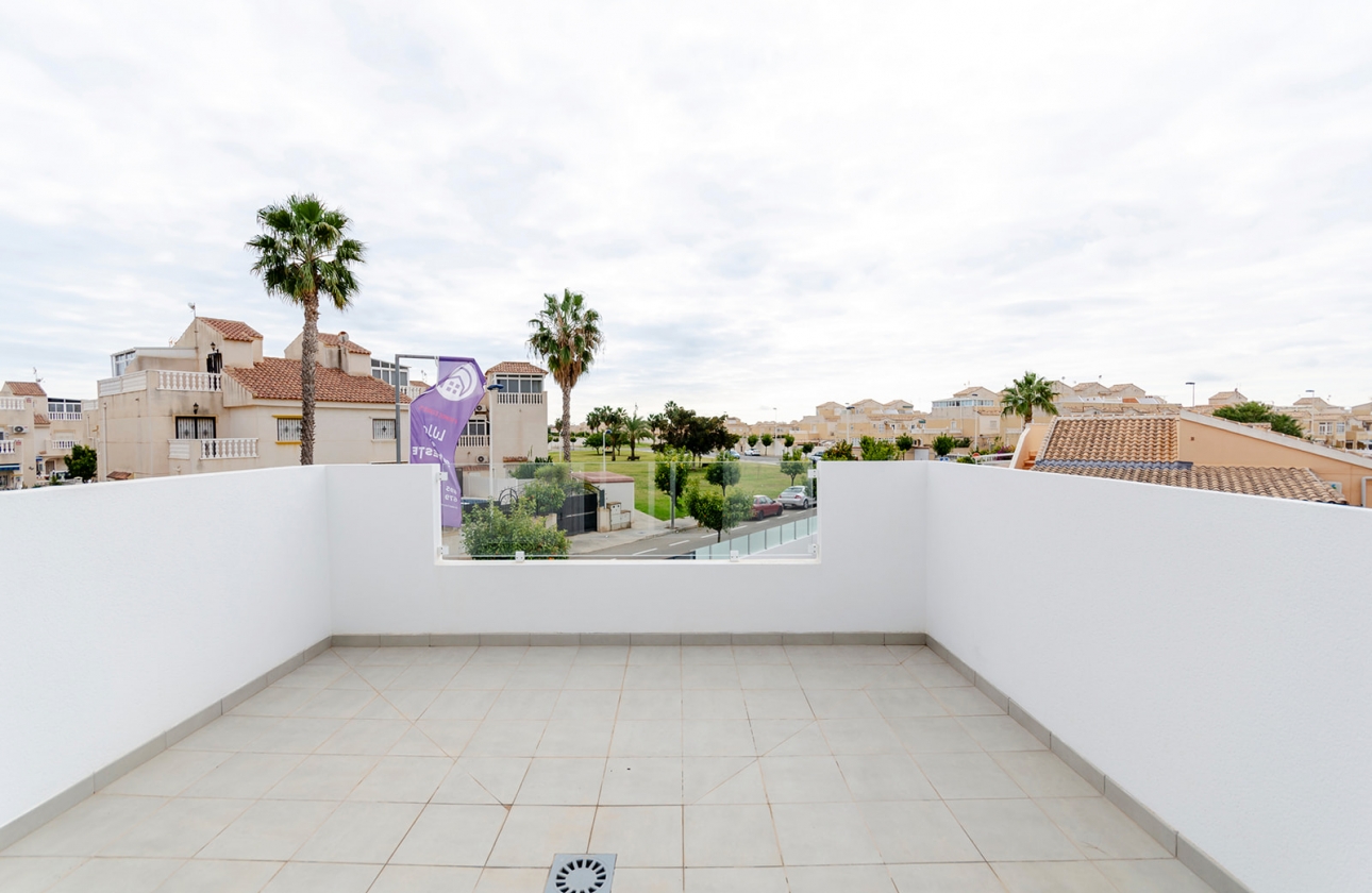 Obra nueva - Adosado - Torrevieja