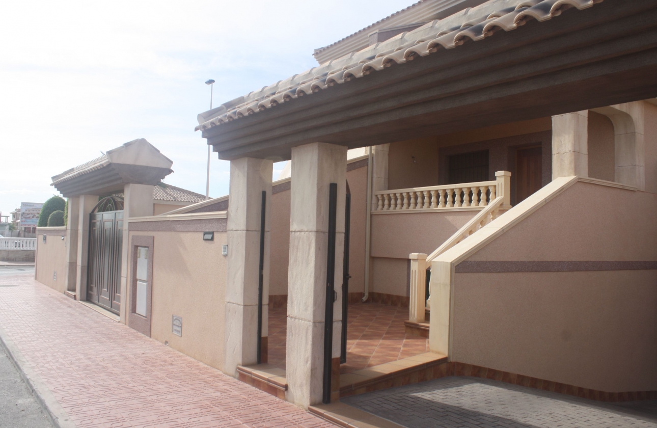 Neue Gebäude - Stadthaus - Torrevieja
