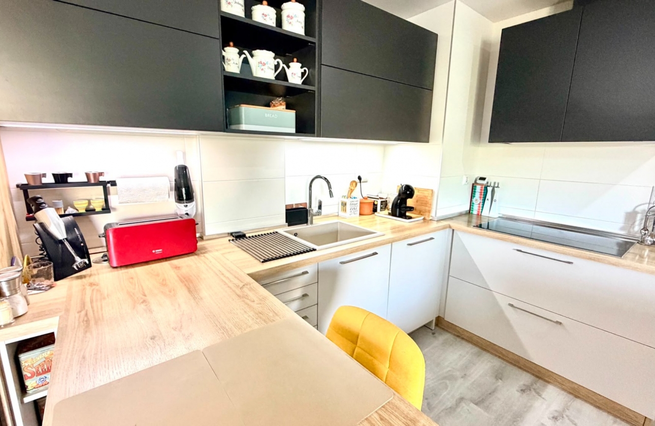Resale - Apartment - Orihuela Costa - La Zenia