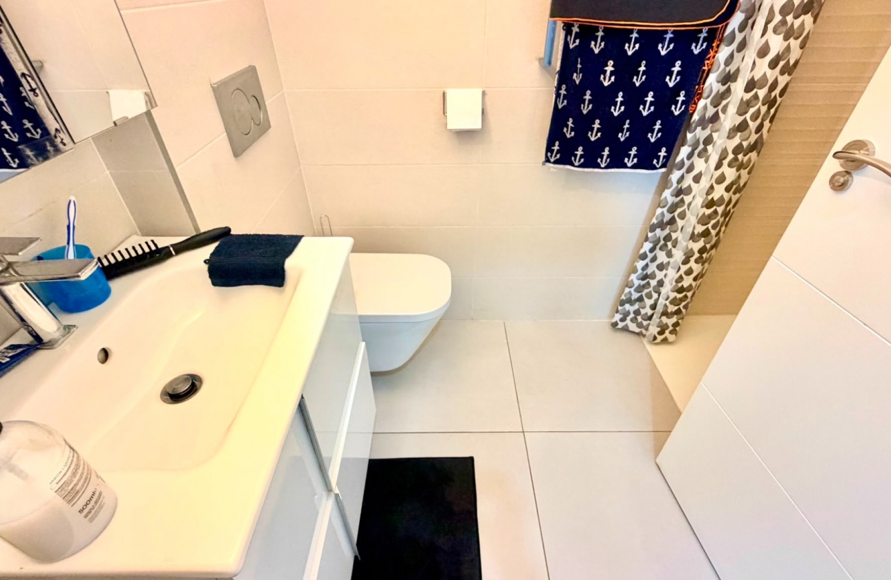 Resale - Apartment - Orihuela Costa - La Zenia