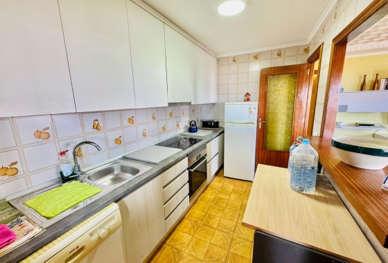 Resale - APARTAMENTO - Torrevieja - Playa del Acequión