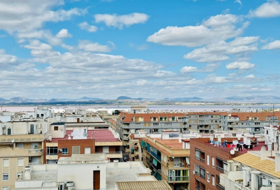 Resale - APARTAMENTO - Torrevieja - Playa del Acequión