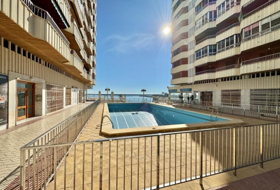 Resale - APARTAMENTO - Torrevieja - Playa del Acequión