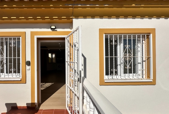 Resale - Apartment - Orihuela Costa - Playa Flamenca