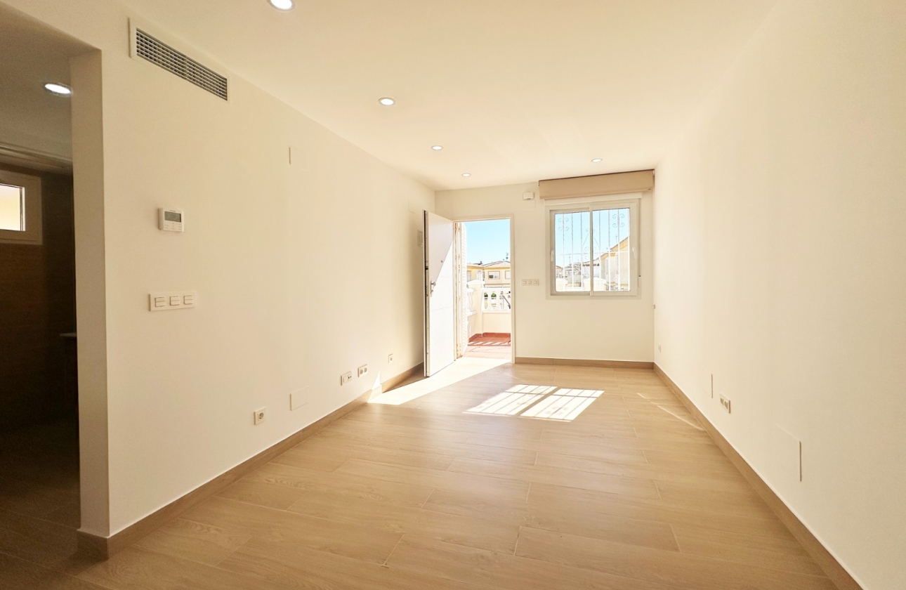 Resale - Apartment - Orihuela Costa - Playa Flamenca