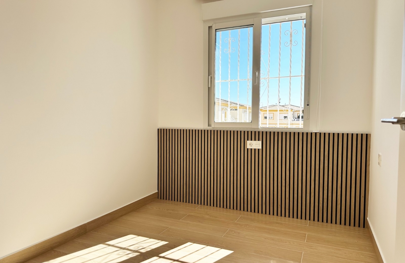Resale - Apartment - Orihuela Costa - Playa Flamenca