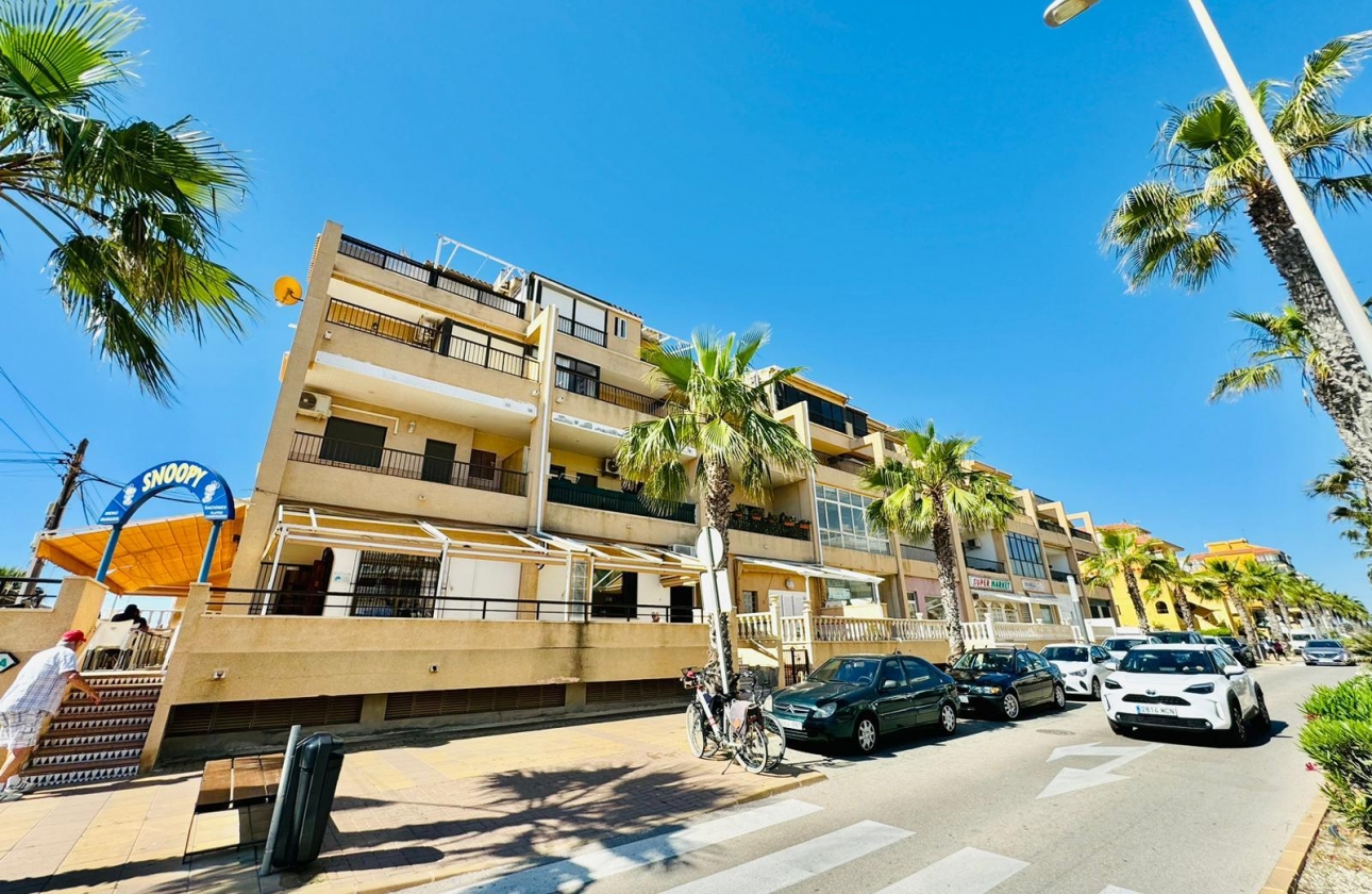 Resale - APARTAMENTO - Torrevieja - LA MATA