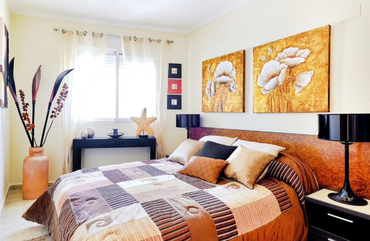 Resale - Apartment - Orihuela Costa - Campoamor